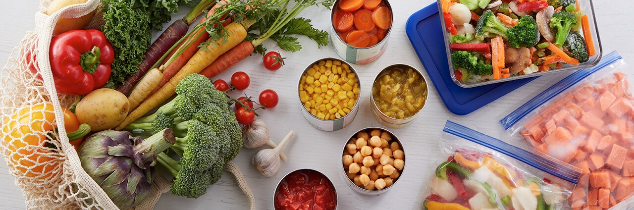 https://www.bakersplus.com/content/v2/binary/image/fresh-frozen-canned-vegetables/imageset_hero-header--1_canned-frozen-fresh-vegetables-article-hero-dsk-1280x424_p8-kh-article-tablescapes_p_23-tkc-0112.jpg